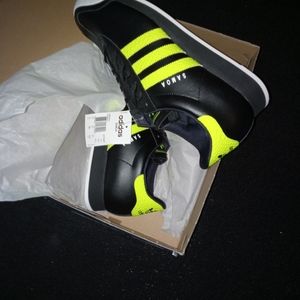 Adidas Samoas brand new